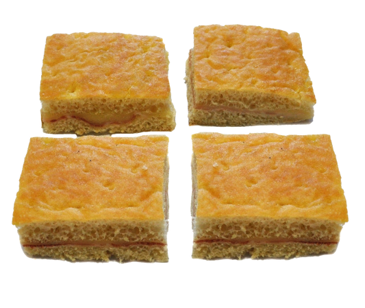 Focaccia Farcita Speck e Formaggio (tagliata a C)